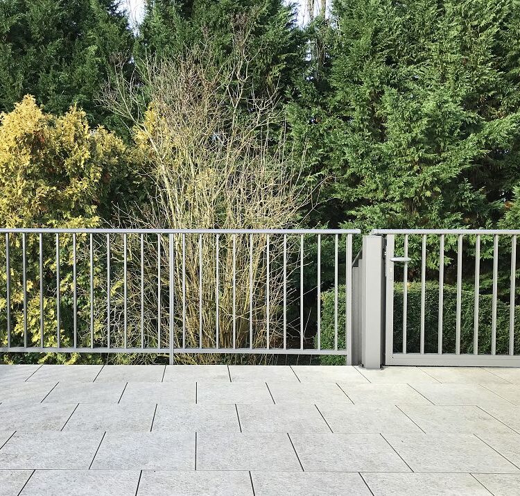 KT-garde-corps-yana-portillon-integre-blanc KT-garde-corps-yana-portillon-integre-blanc